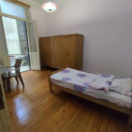 Room No5 A Private Room With Balcony For Men Only And No Ladies Allowed غرفة خاصة للرجال فقط ممنوع السيدات Alexandria Exterior foto